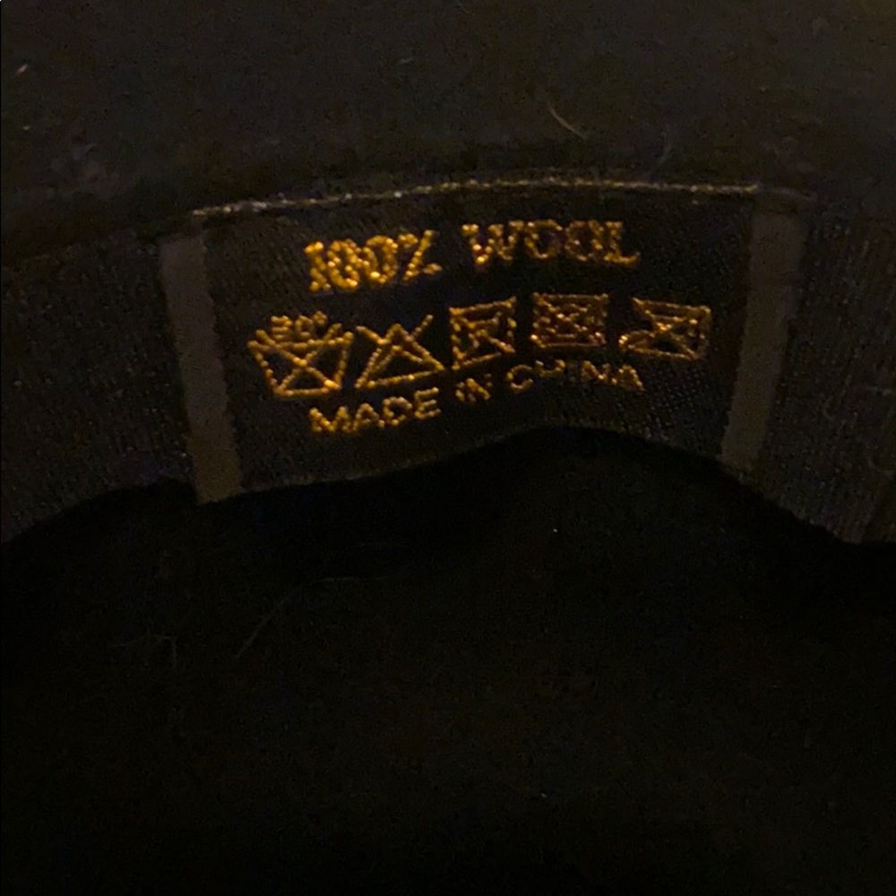 100% wool hat - Picture 3 of 3